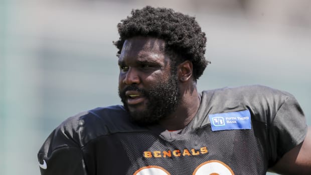 Aug 7, 2022; Cincinnati OH, USA; Cincinnati Bengals defensive tackle D.J. Reader (98) walks on the field during training camp at Kettering Health Practice Fields. Mandatory Credit: Katie Stratman-USA TODAY Sports